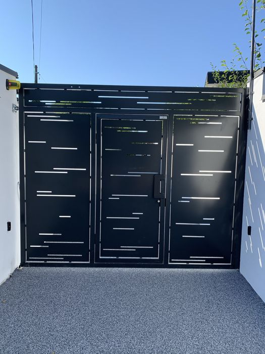 Porti si panouri de gard din tabla decupata.