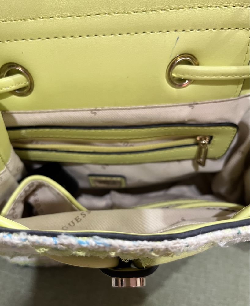 Дамска раница Guess