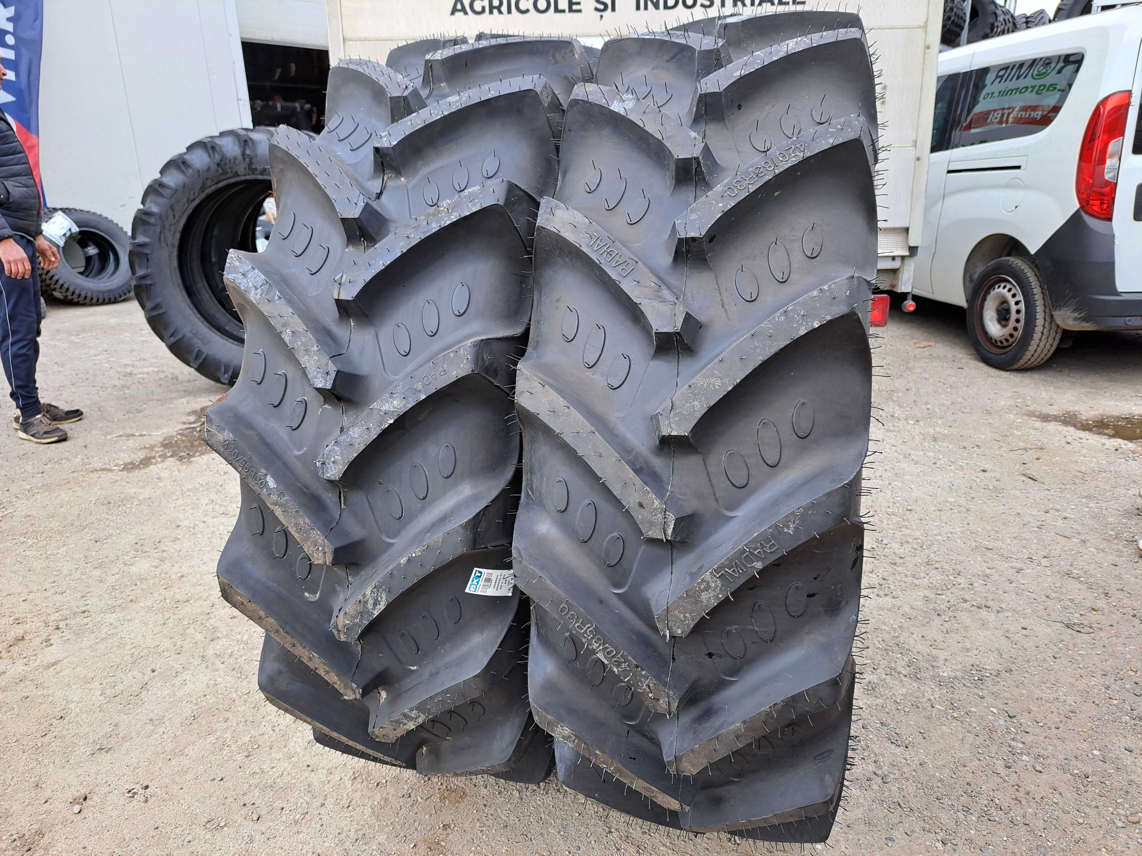 Anvelope noi 420/85R30 marca BKT AGRIMAX cauciucuri radiale 16.9R30