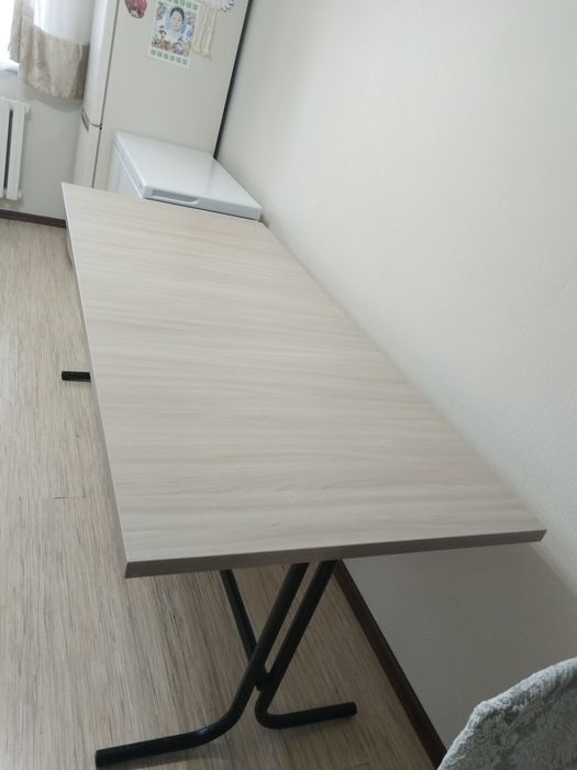 Продам стол 2м новый за 20тыс