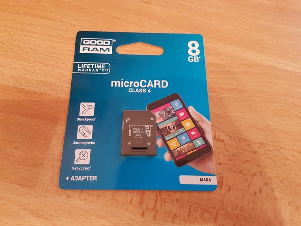 Card micro SD 8 GB.