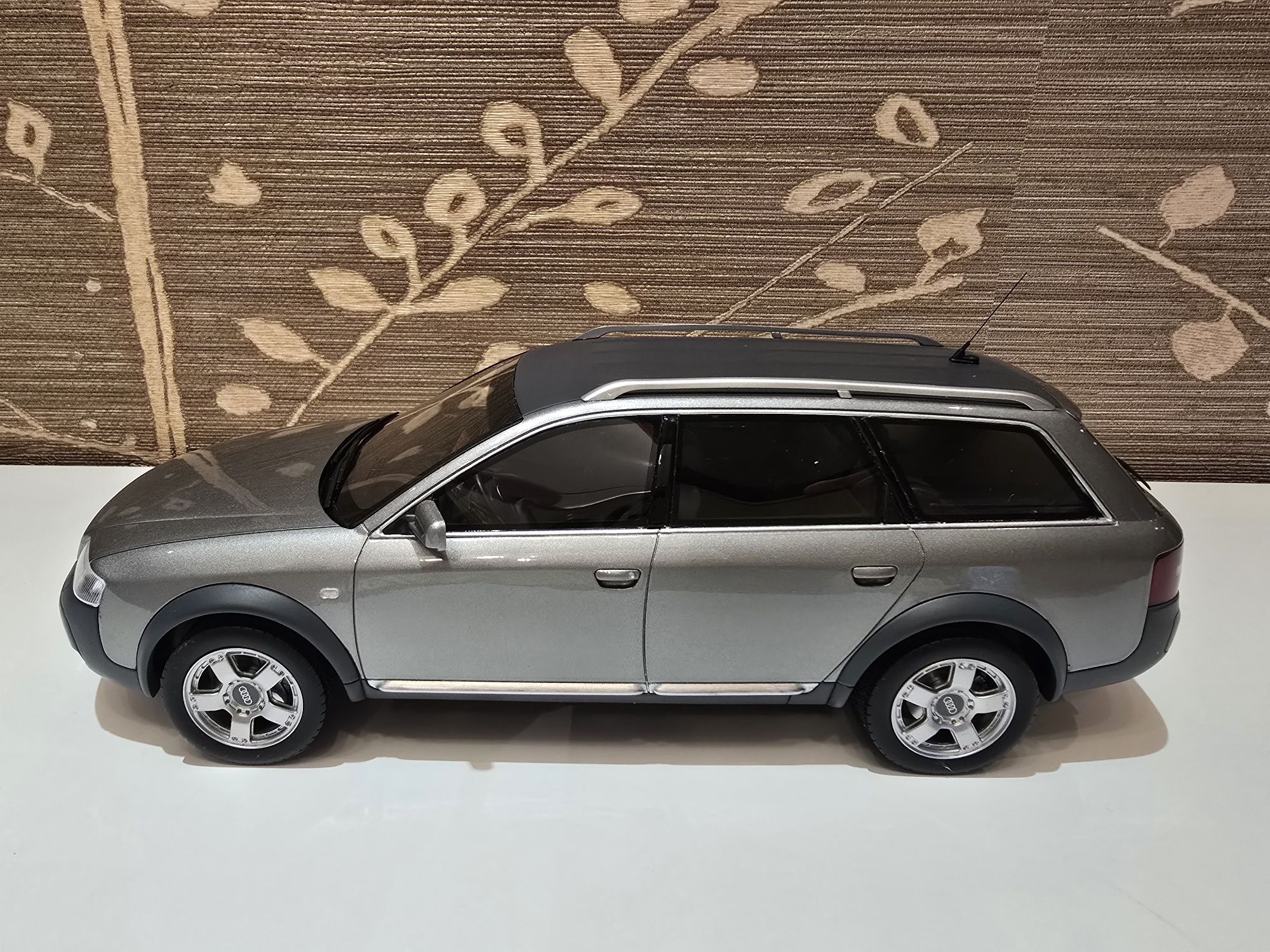 Audi Allroad 1:18 на Otto