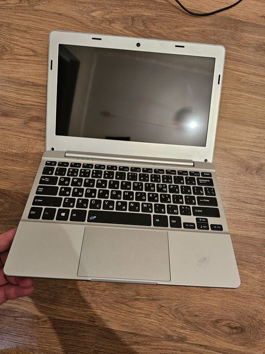 Мини лэптоп 4х ядерный 10 часов работы