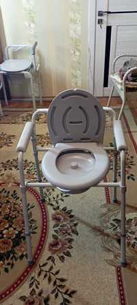 Кресло-стул с санитарным оснащение. Биотуалет