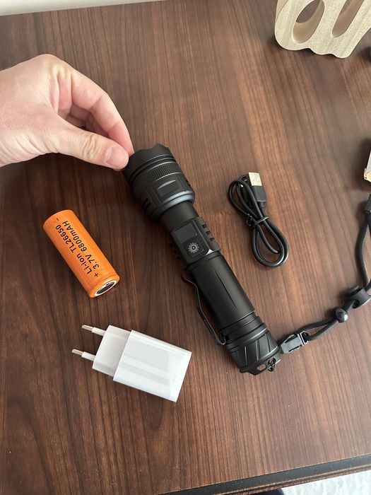 Lanterna 100000 lumeni, led 35w, 3000 metri noua