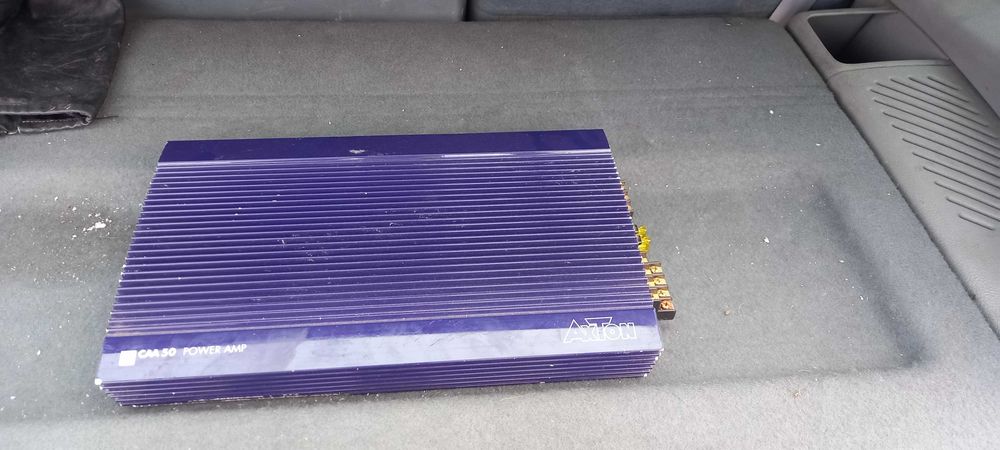 Качествен усилвател за кола Axton CAA 50