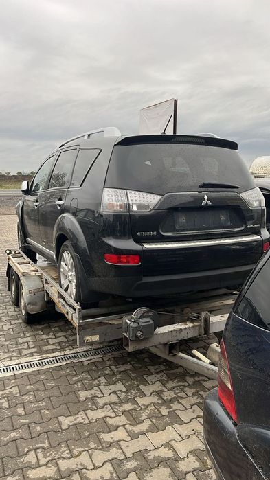 Dezmembram Mitsubishi Outlander 2.2D 4x4 din 2009