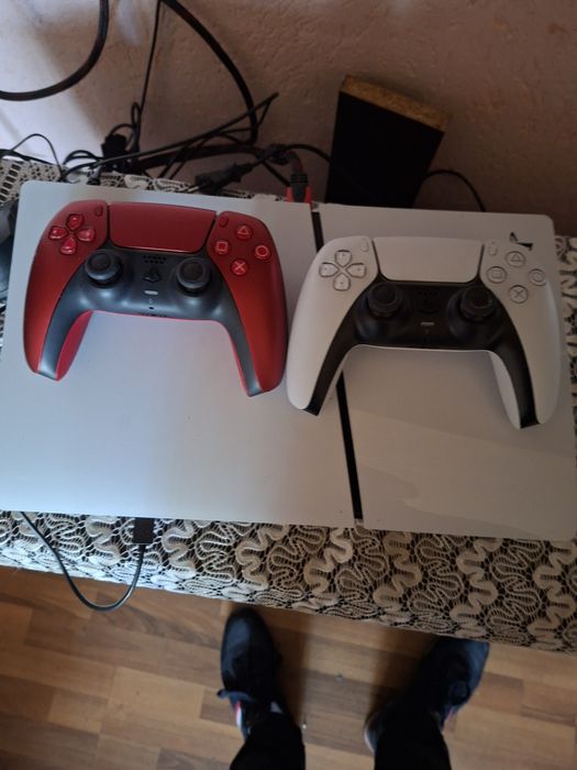 Vând PlayStation 5 slim