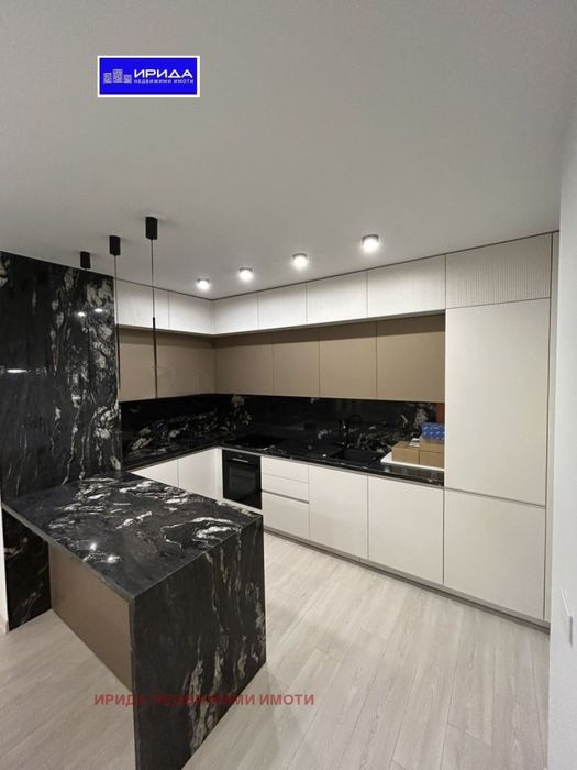 Просторен тристаен обзаведен апартамент в Кръстова вада