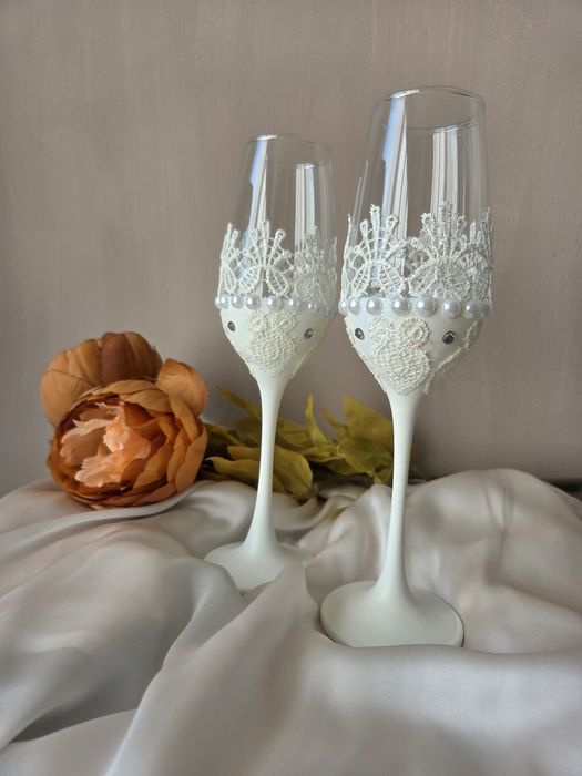 Сватбени ръчно изработени чаши