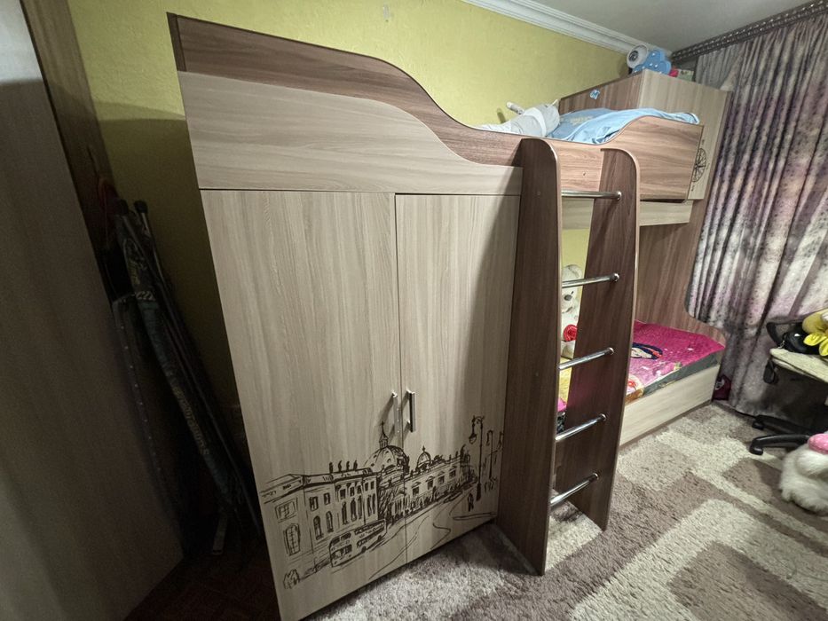 Спальный гарнитур