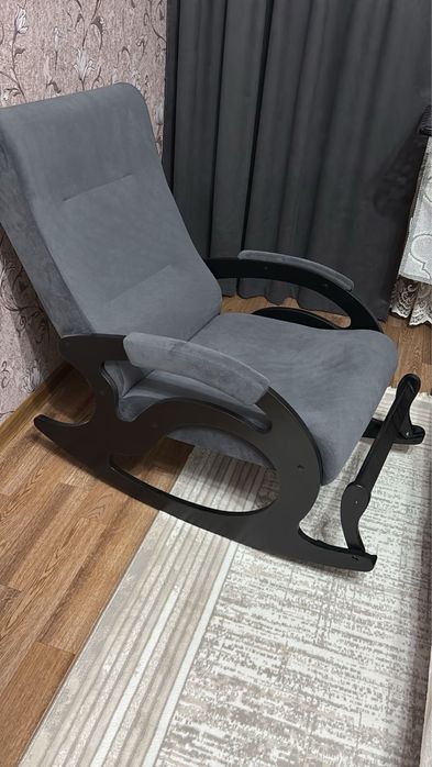 Кресло-качалка, удобное, устойчивое