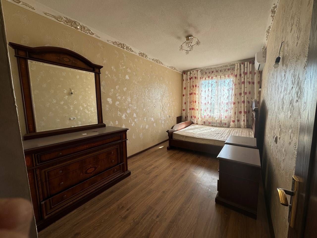 Сдаётся квартира 3 комнатная Самарканд дарвоза