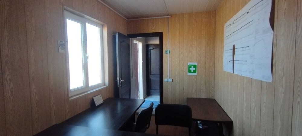 Konteyner - ofis va koʻplab turdagi ish qurollari sotiladi