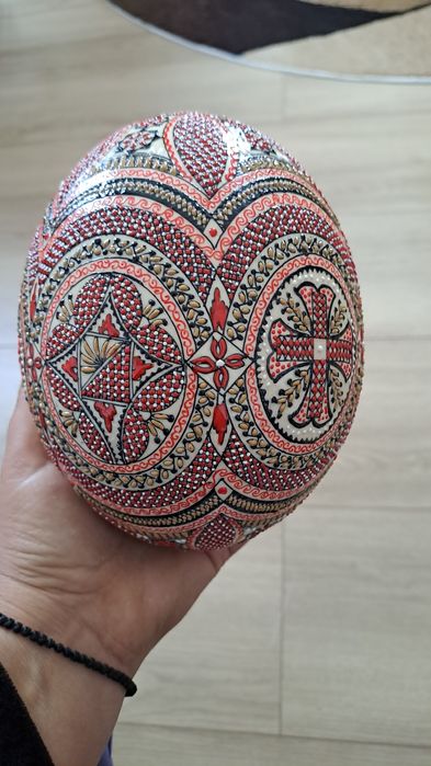 Ouă de struț incondeiate