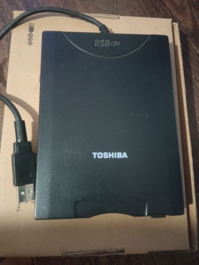 USB Флопи Toshiba FDD Portable Diskette Drive