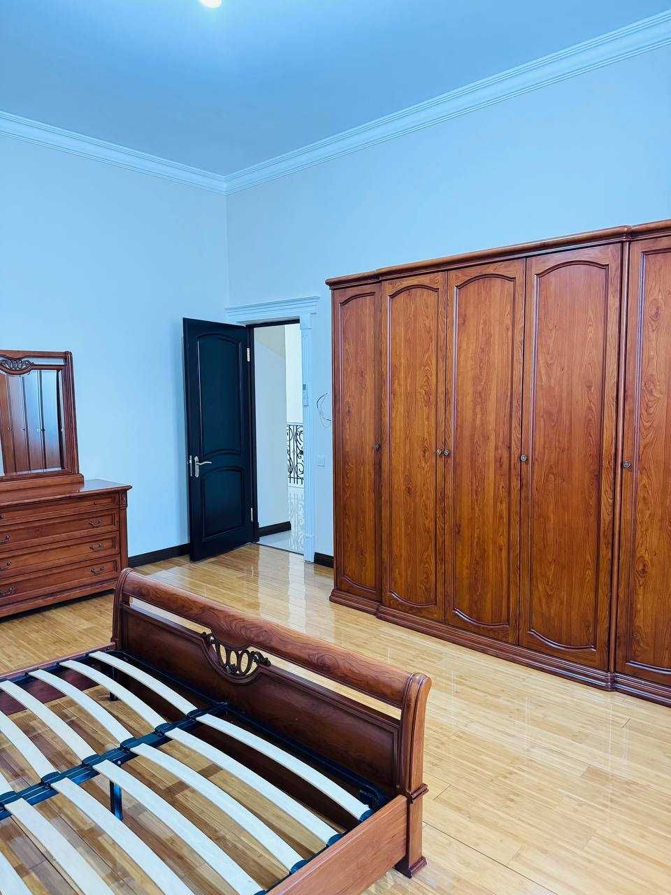 БИЙ ул.Хырмантепа (Никитина) 2.2 соток 3 уровня 6 комнат 400 кв.м