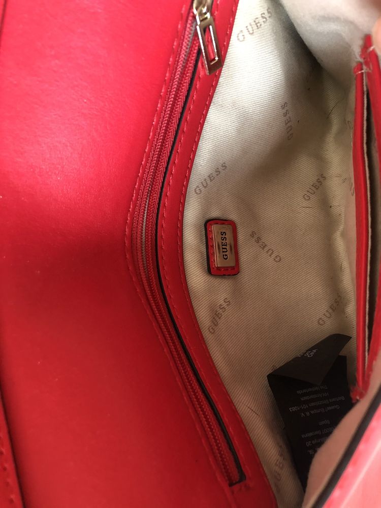 Продаётся сумка Guess. Оригинал