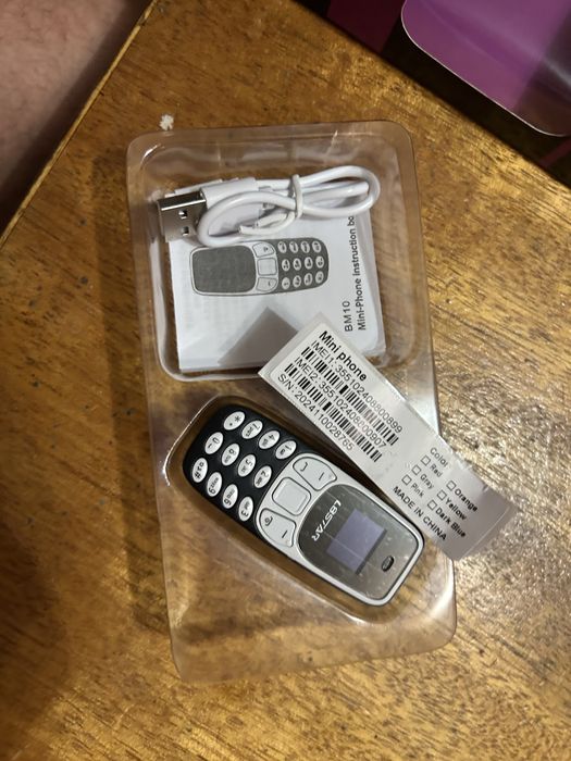 Продавам Mini Phone BM10