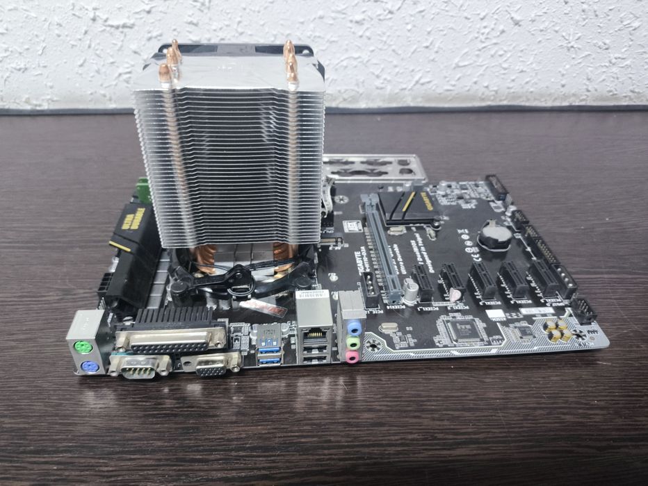 Gigabyte H110+i7 7700+32Gb