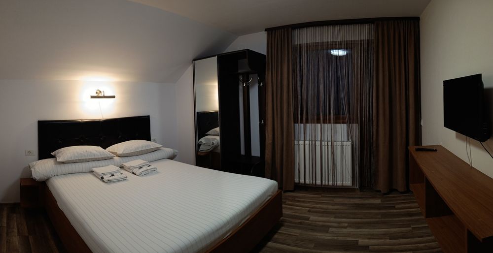 Închiriez Vilă în Râșnov