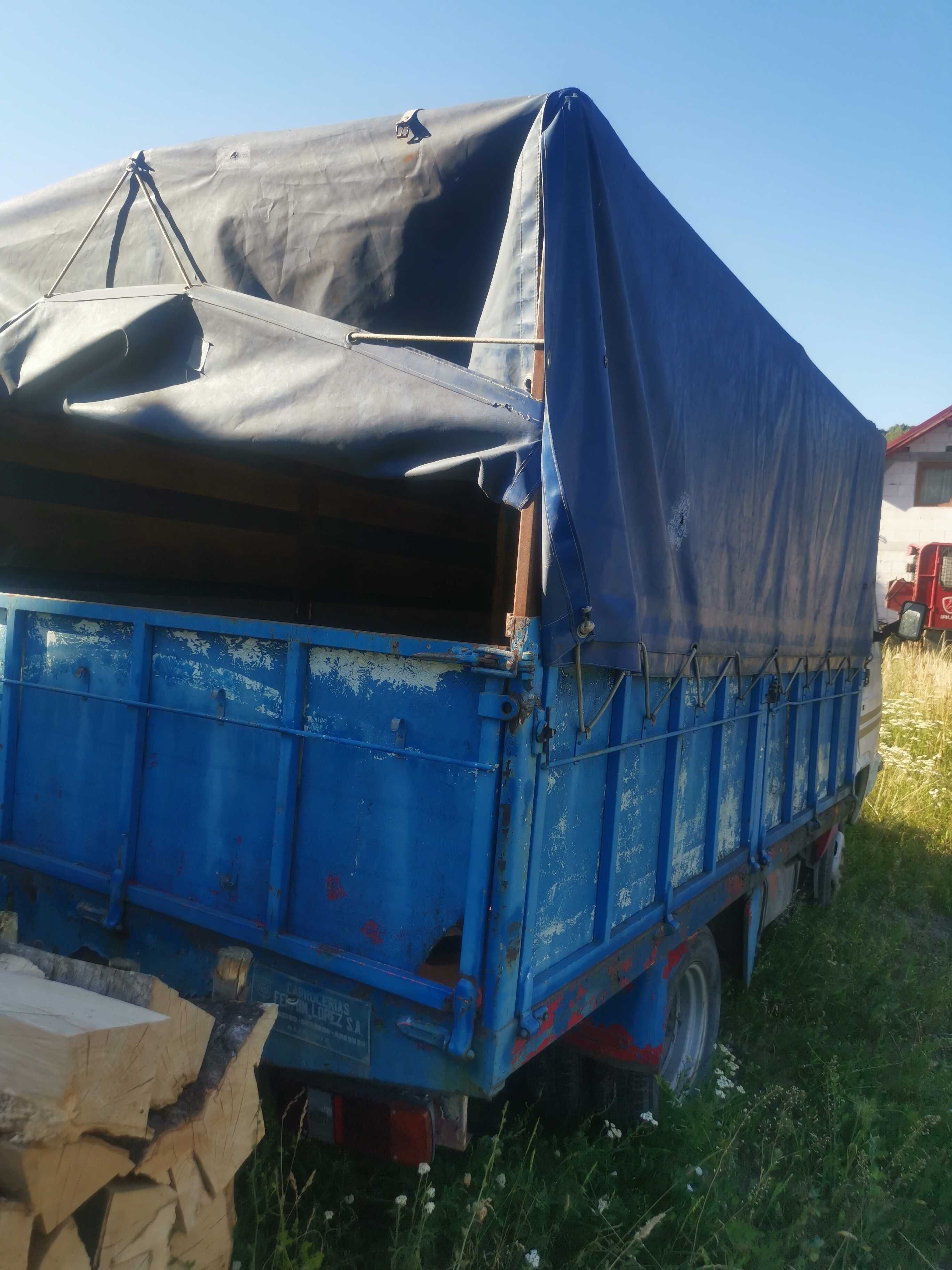 Vând camioneta Nissan