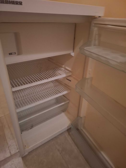 Малък хладилник топ