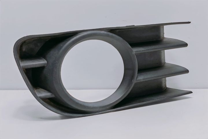 Grila  proiector dreapta 8200115118 Renault Megane a 2-a generatie (f