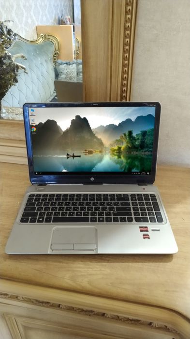 Ноутбук HP. Windows 10, батарейка держит.