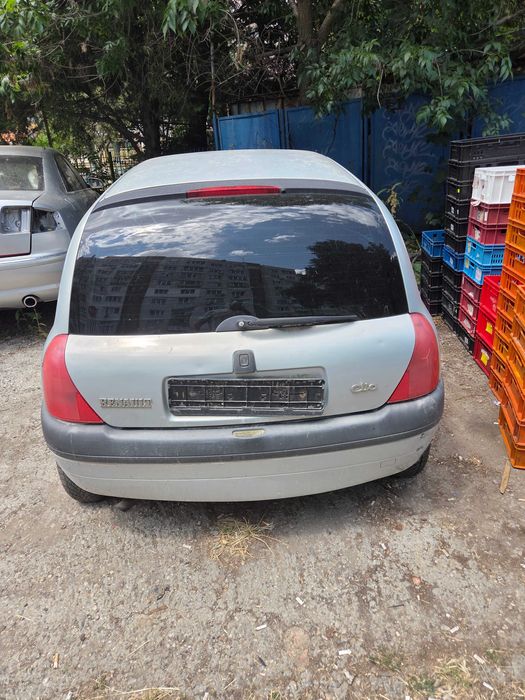 Reno clio 1.2 на части
