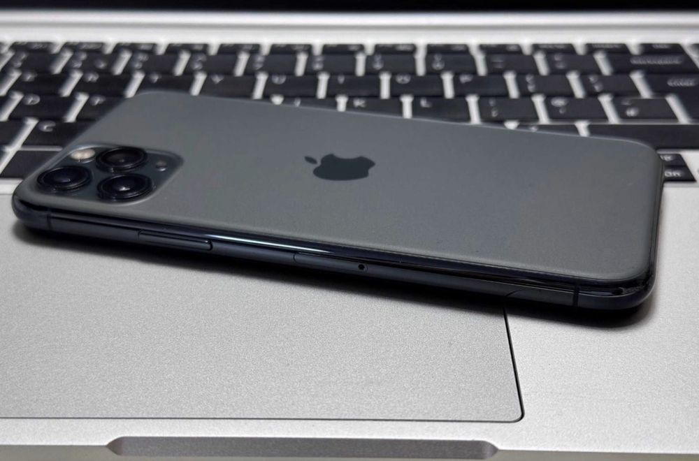 iphone 11 Pro  256 GB  93 % Bateria