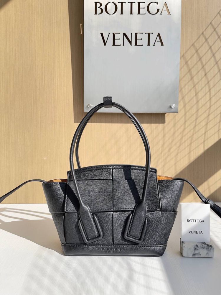 Geanta Bottega Veneta Arco