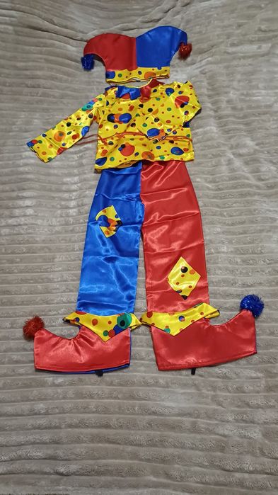 Продам детский костюм Петрушки.