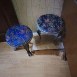 Продаются две железные табуретки