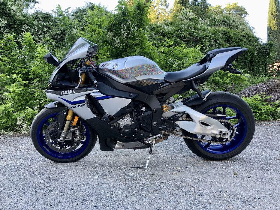 Yamaha R1 (R1-M)