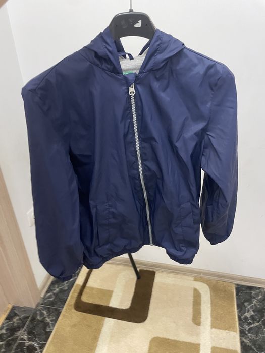 Ветровка Бенетон 8-9г.