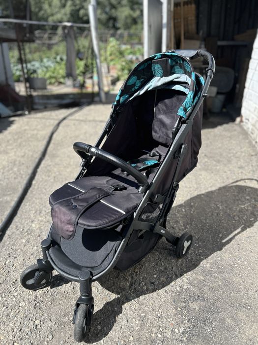 продам детскую прогулочную коляску