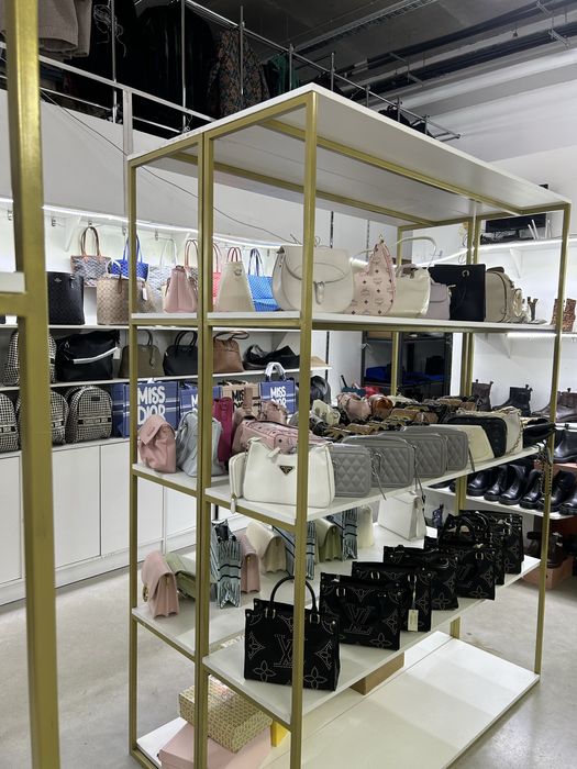 Ветрина для магазина