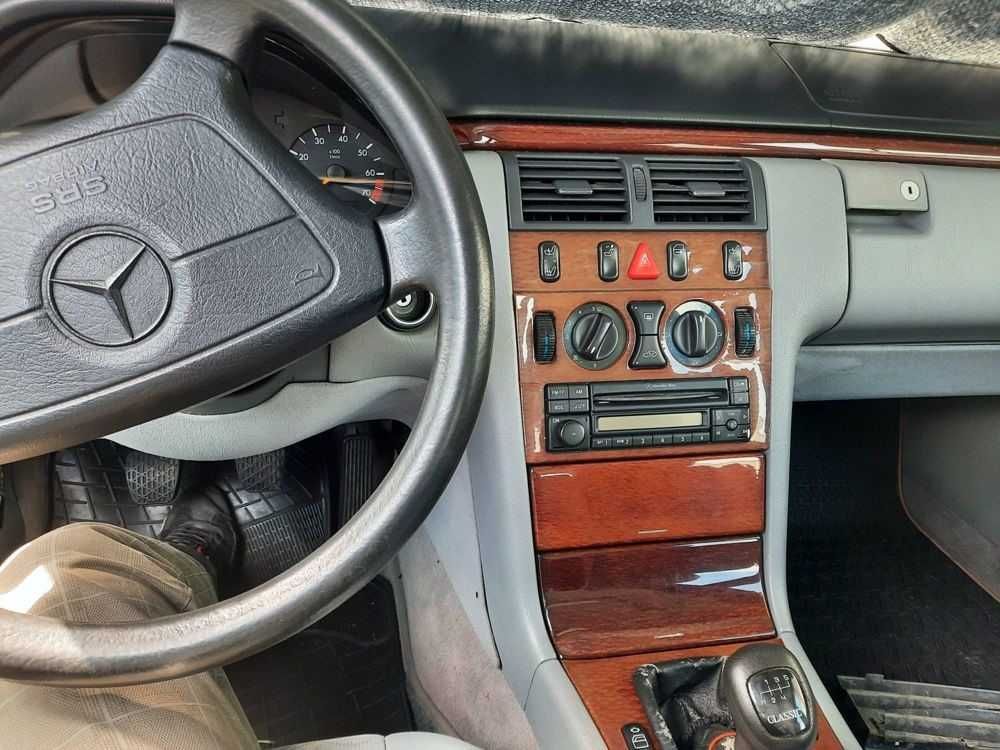 Mercedes-Benz E-klasse W210 E200 benzina