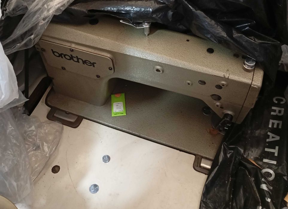 Vând triplok  Brother și cadou o mașina liniară Brother
