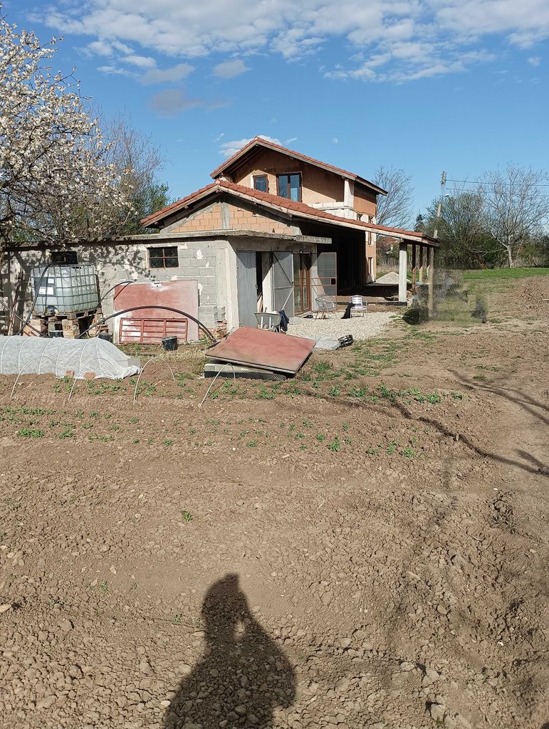 Продава се Къща в с. Избеглии, Област Пловдив - 230 кв.м за 544 €/кв.м - Снимка #1