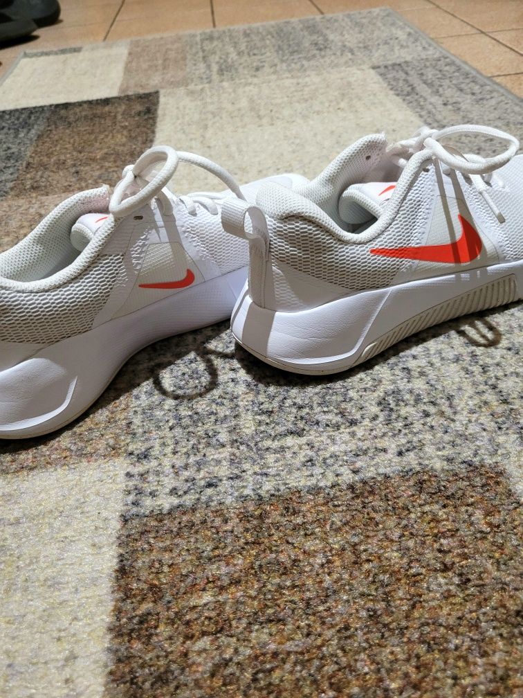 Nike-38,5 номер-80лв