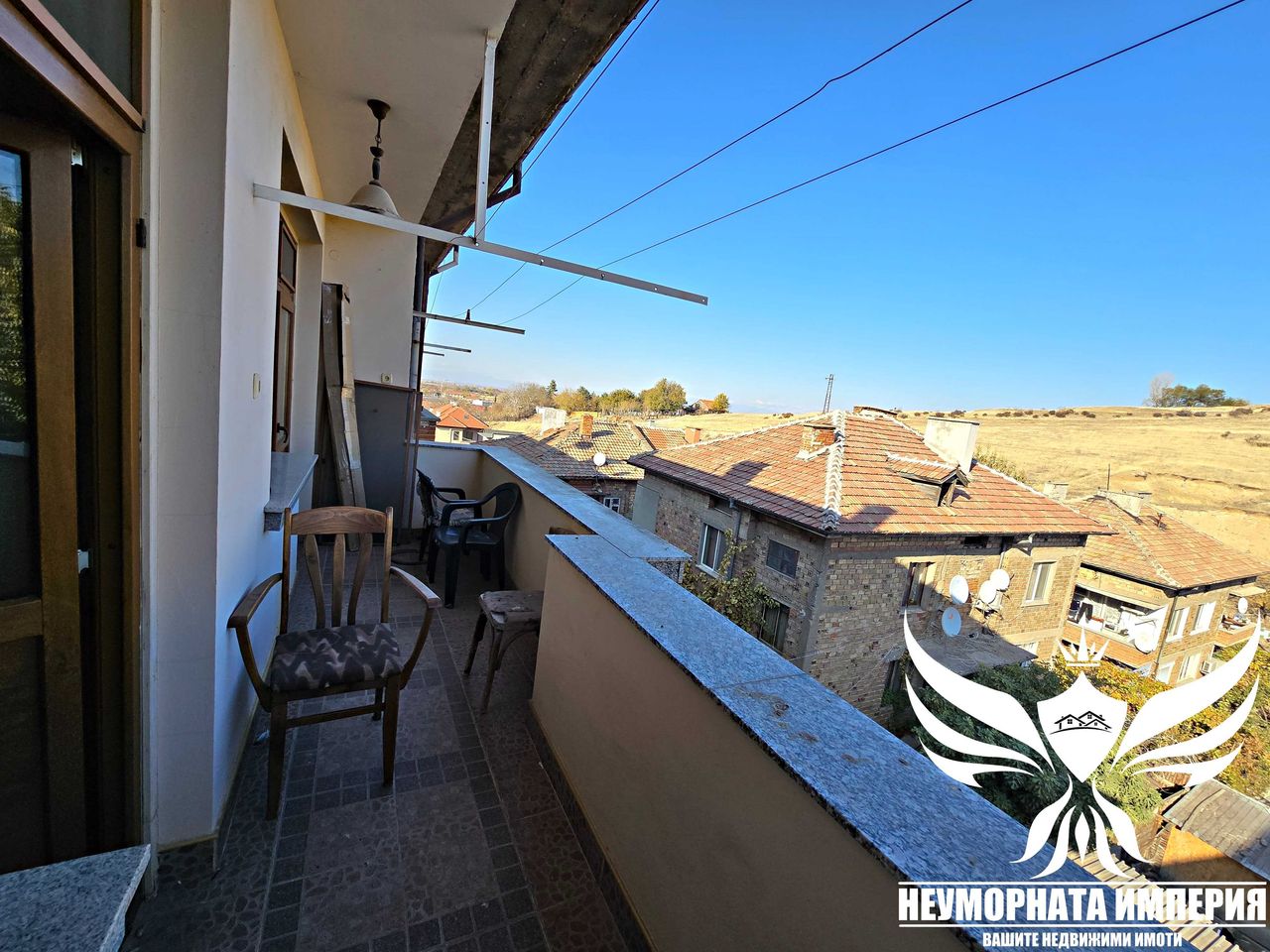 Продава се Тристаен апартамент в Асеновград - 122 кв.м за 347 €/кв.м - Снимка #2