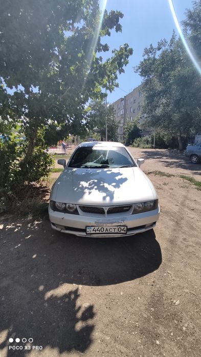 Митсубиси Диаманте.