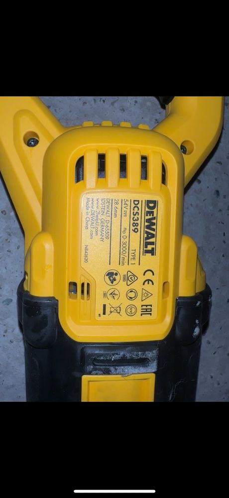 Fierastrau sabie dewalt cu acumulator 54 v
