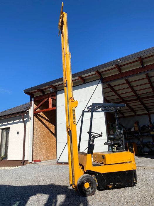 Stivuitor electric cu problema la incarcat pt piese sau reparat