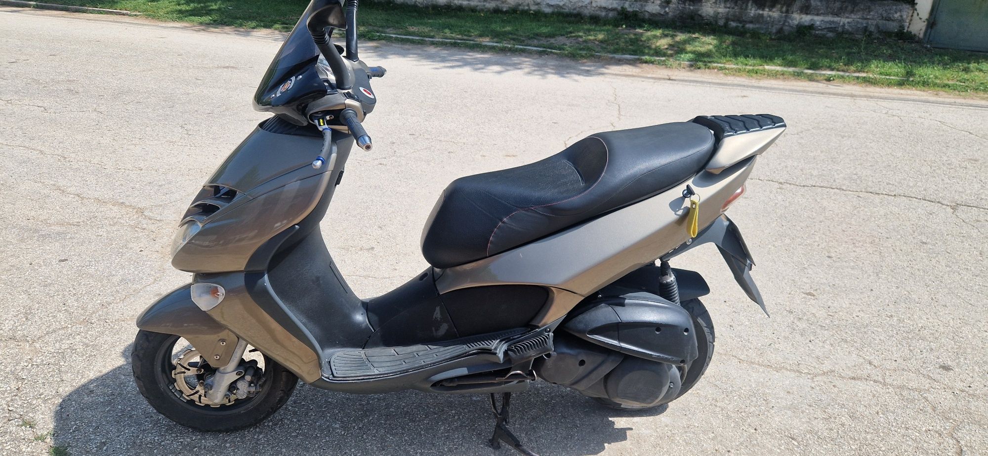 Aprilia leonardo 250
