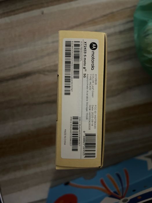 Телефон Motora G35 + прозрачен кейс