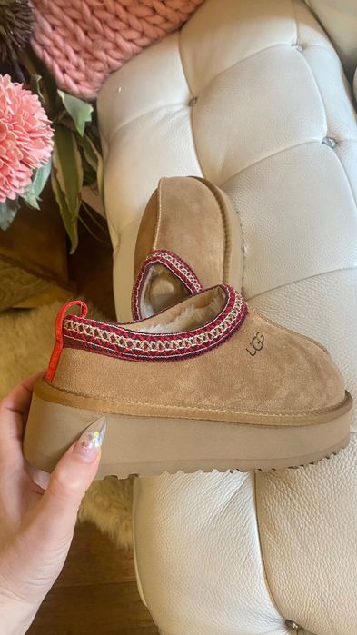 Апрески обувки н.37 / 39 UGG Tazz