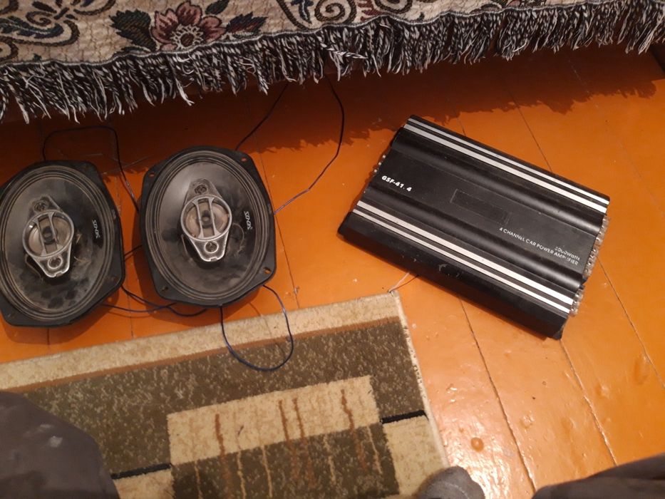 Продам усилитель с колонками срочно
